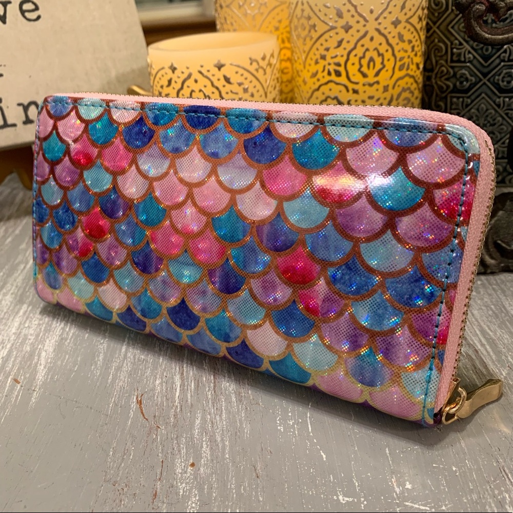 Mermaid scale patterned holographic pink blue gold zippered wallet - Picture 2 of 8